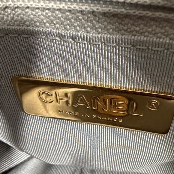 Chanel 19 Grey Two Tone Hardware Great Condition - Picture 6 of 11